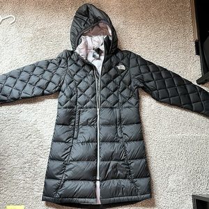 Girls M (10/12) The North Face Hooded Winter Quilted Puffer Jacket Black
